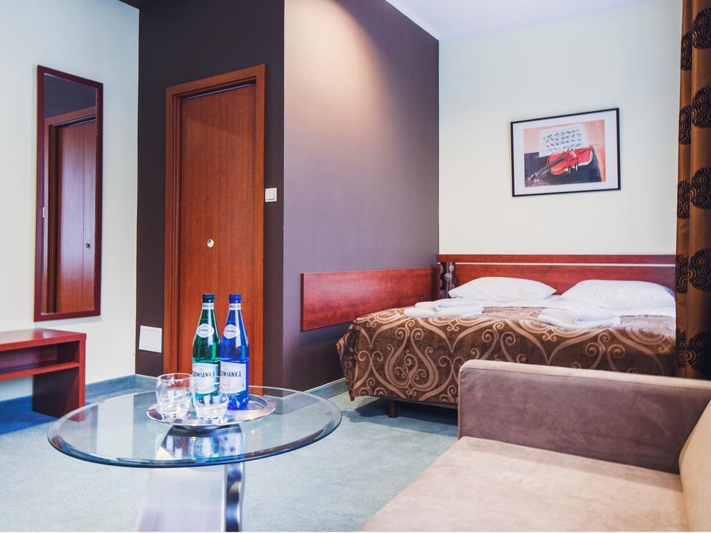 Hotel Chmielna Warsaw Room photo